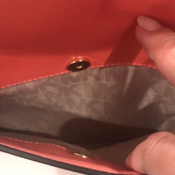 Authentic Michael Kors Two Toned Purse - Picture 15 of 15